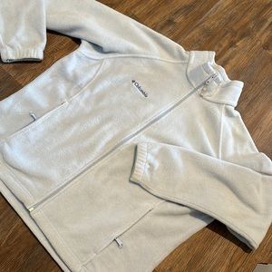 Columbia fleece jacket with pockets